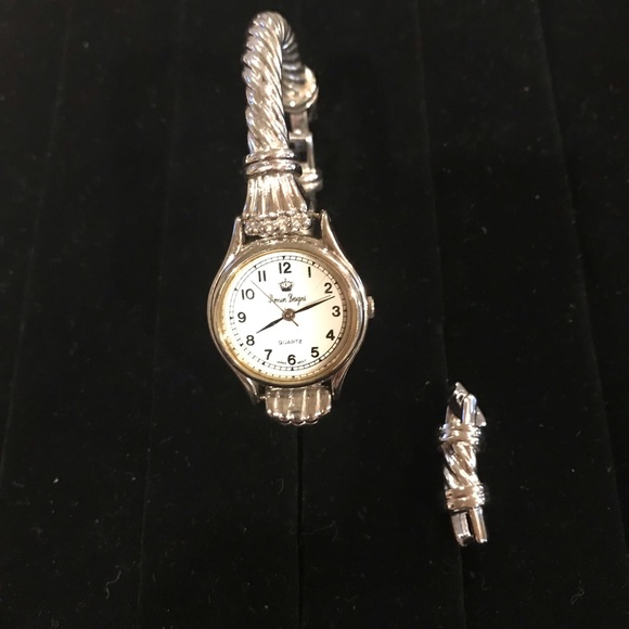 Watch - Picture 2 of 4